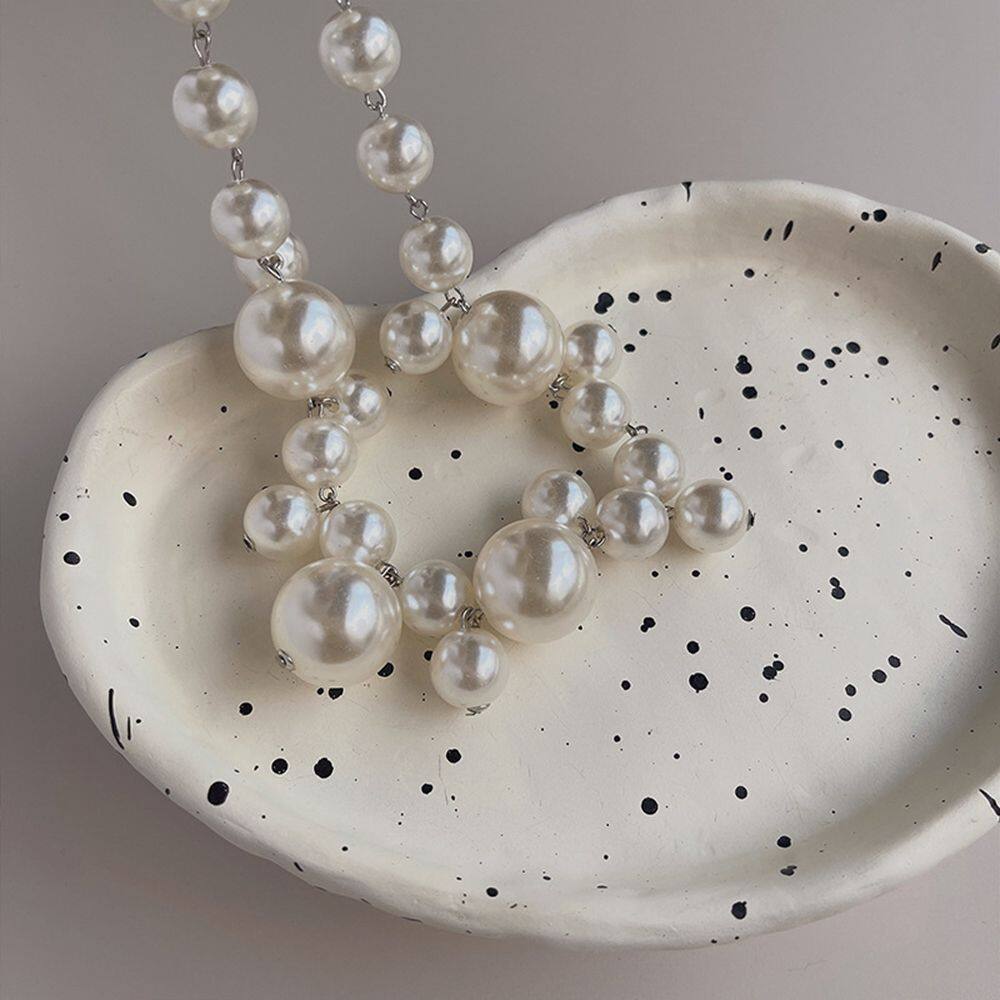 LITERARYFAN Girls Vintage Large Pearl White Pearl Beaded Clavicle Chains Baroque Korean Style Necklace Women Clavicle Chain Pearl Necklace Pearl Chokers