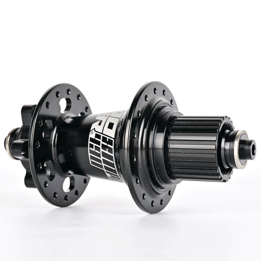 135x10 hub Clearance