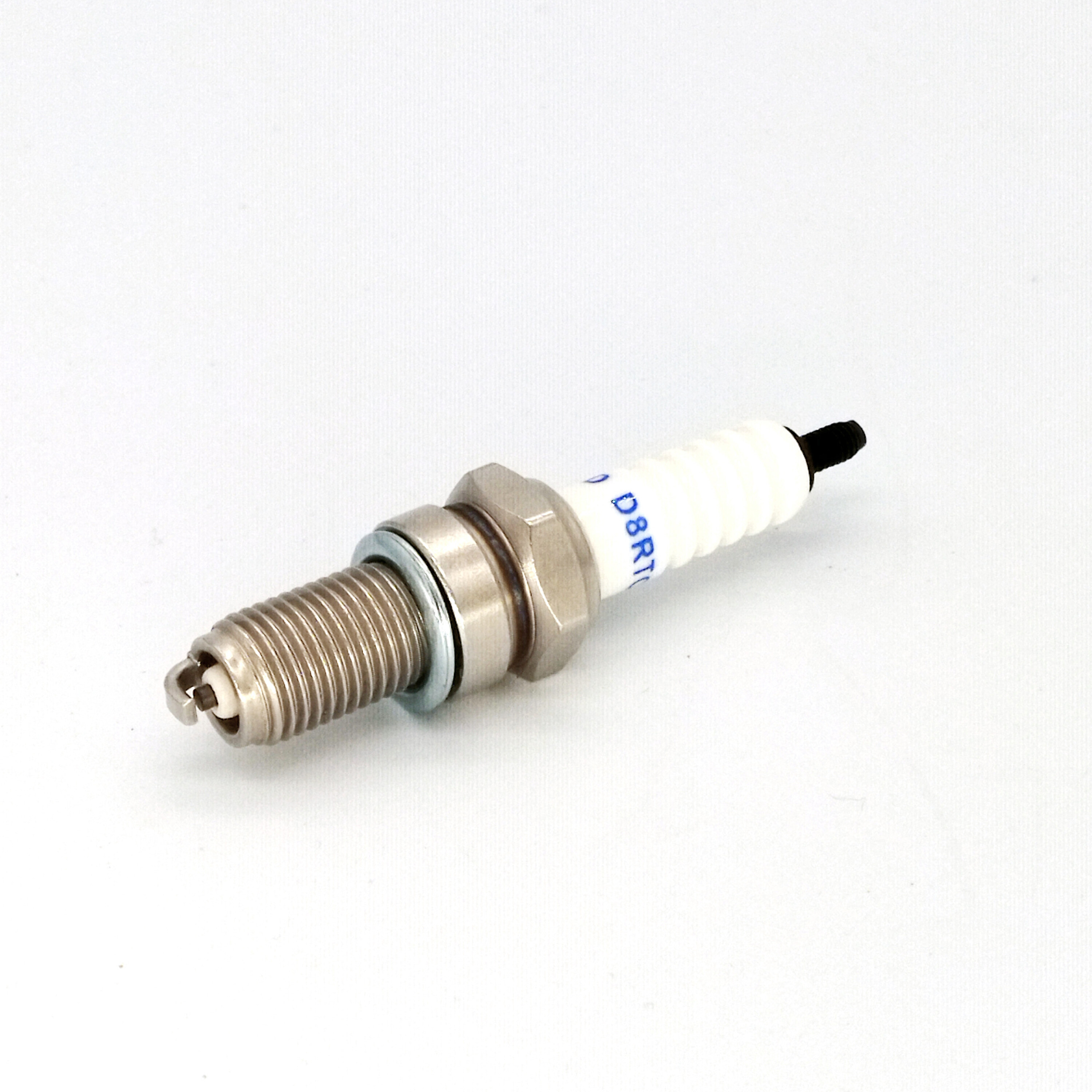 Bugi, d8rtc thay thế CPR8EA-9