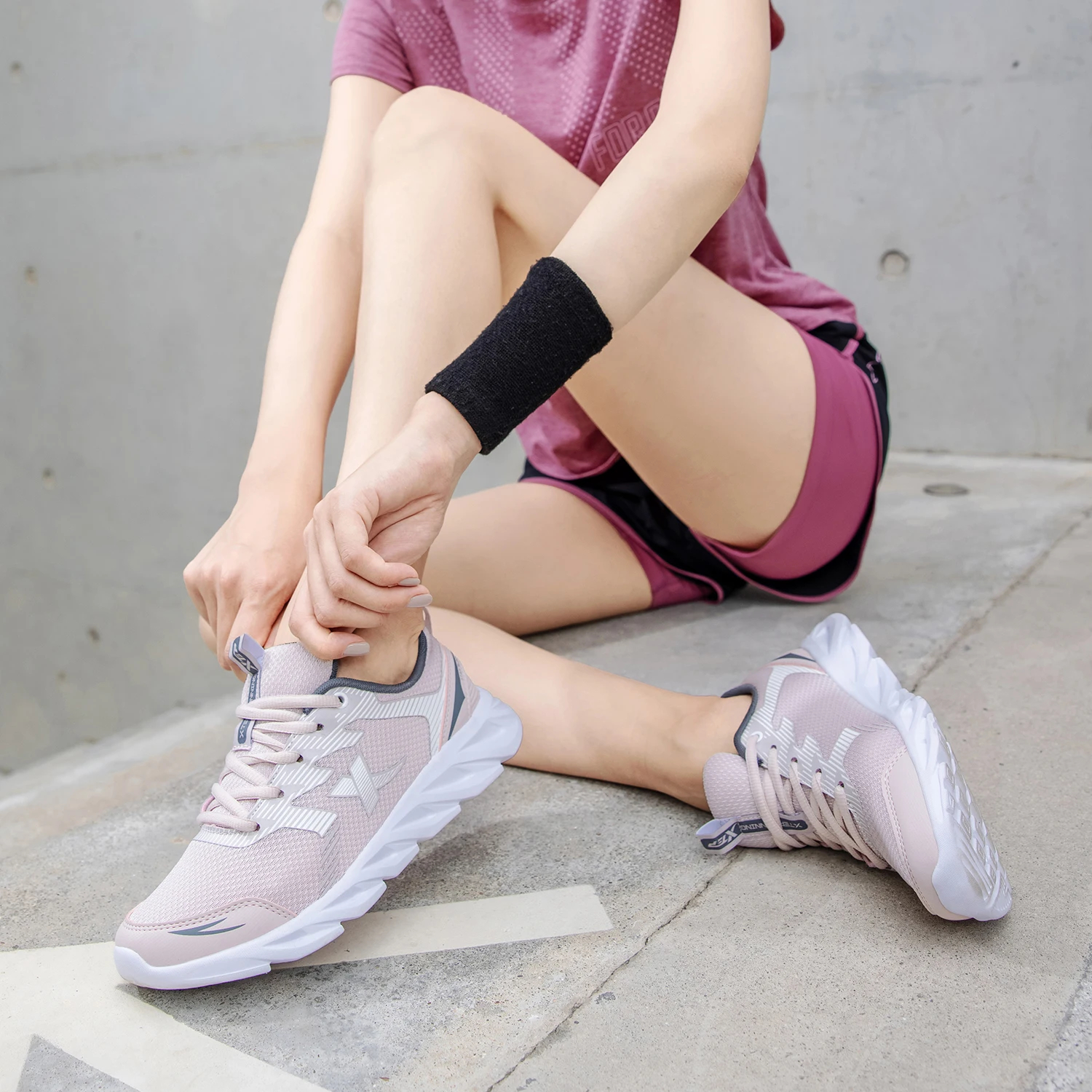 XTEP Counters women's Spring Running Shoes Soft Cube Technology Running Shoes 881318119258