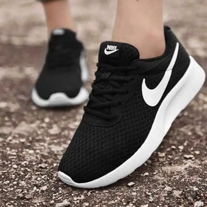 nike roshe three
