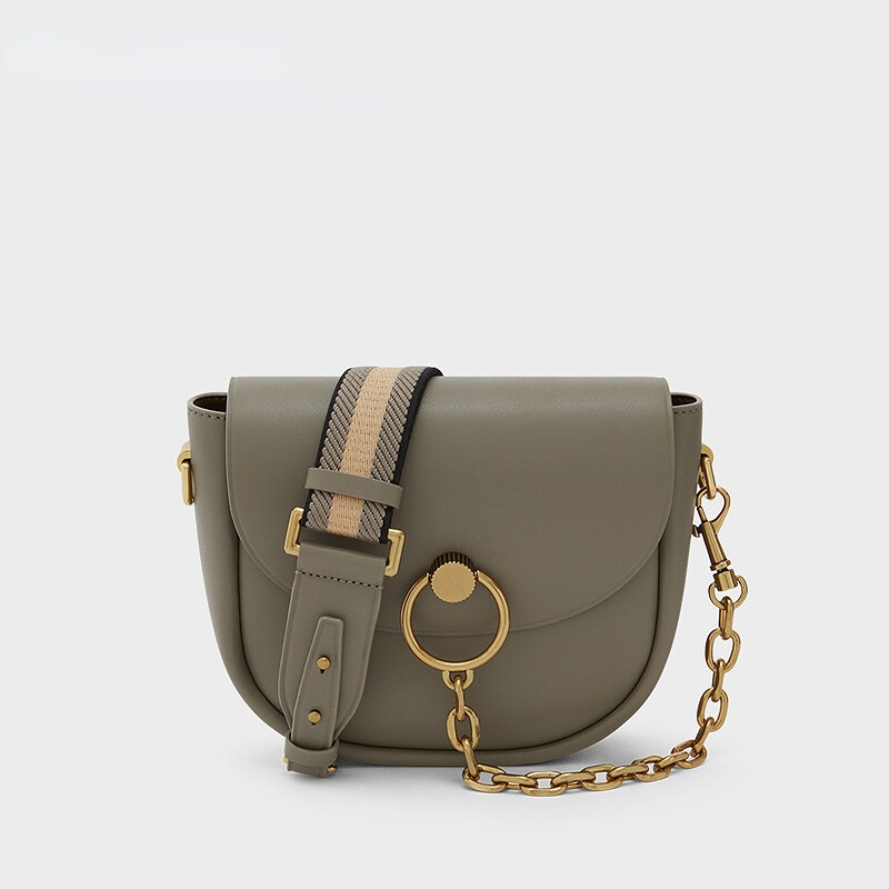 CHARLES and KEITH CK2-80270727 Túi Messenger nữ