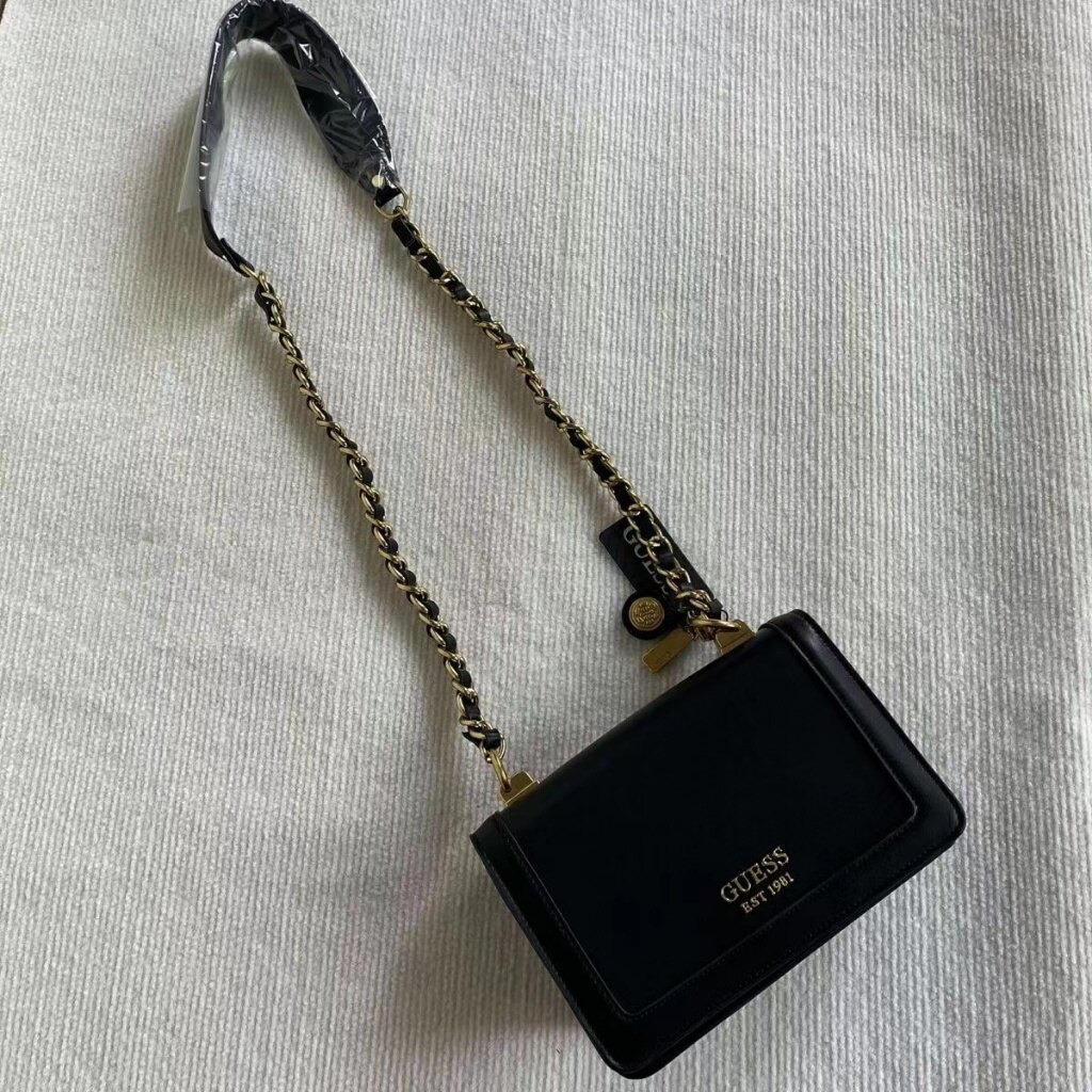 GUES'S Flap Charm Chain Solid Color Messenger Bag Female Bag