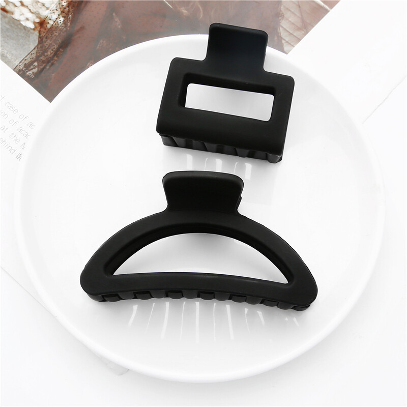 1pcs 2021 New Ins Large Matt Polish Black Acrylic Geometric Hollow