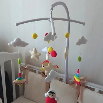 baby hanging rattle