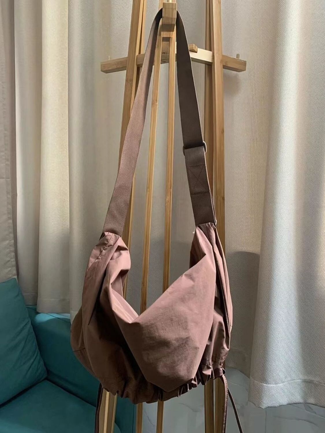 Authentic Japan UNIQLO 456847 same style drawstring crossbody bag designer cooperation model ready stock large capacity 2022 new bag for women