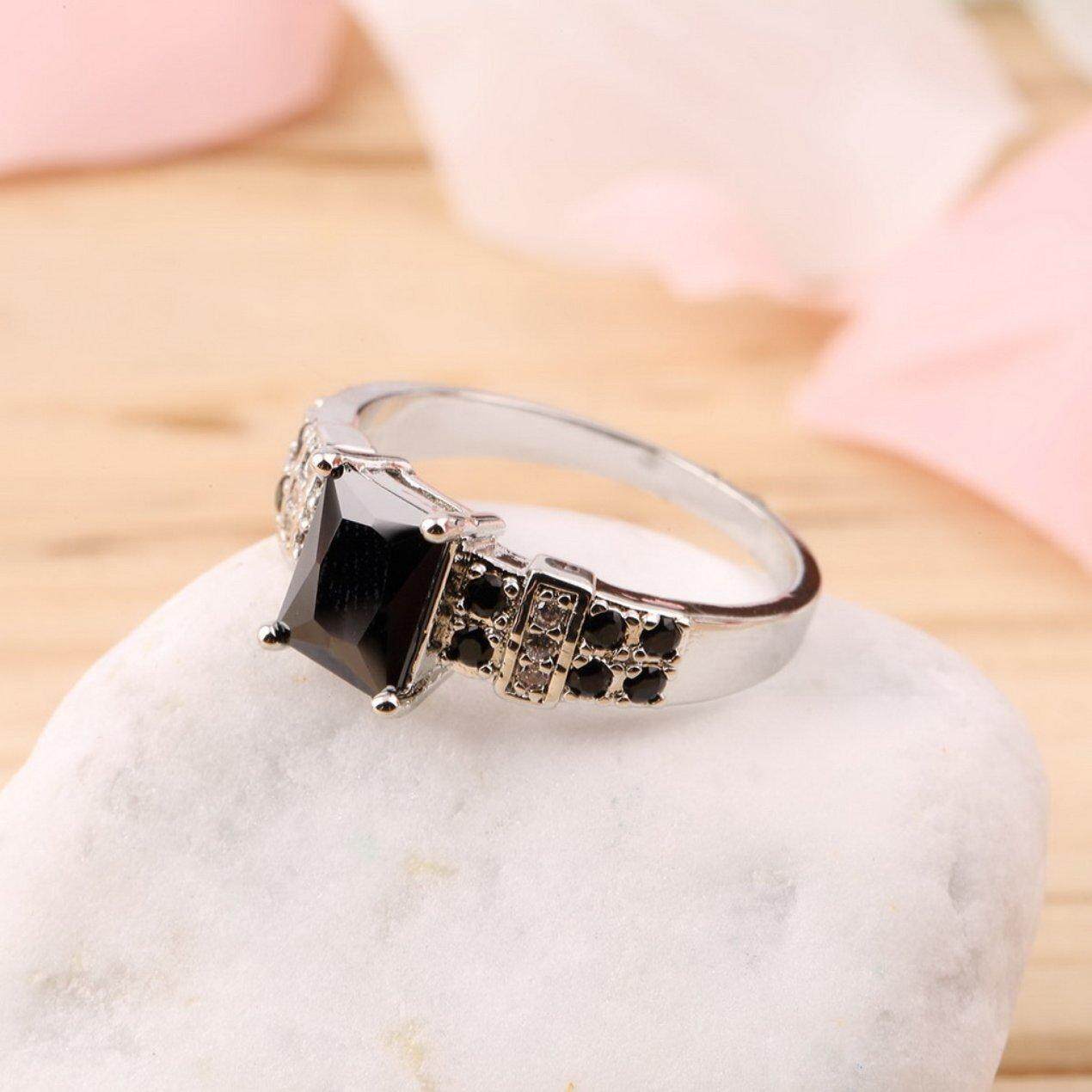 Paling Keren Terkenal Fashion Populer Pria Pria Hitam Zircon Ukuran Jari untuk Cincin 7-9 Hadiah
