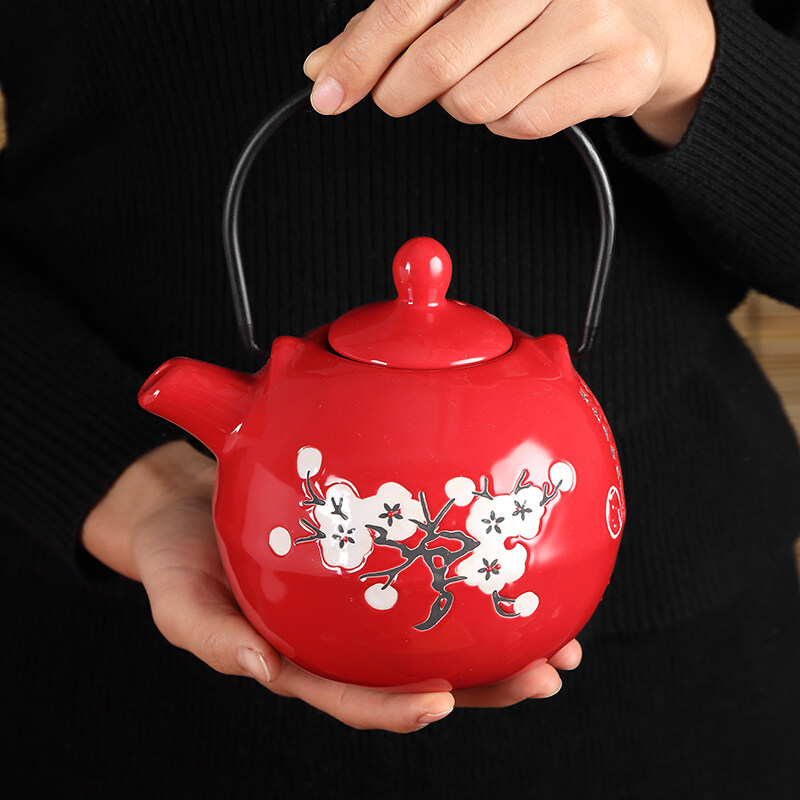 red teapot set