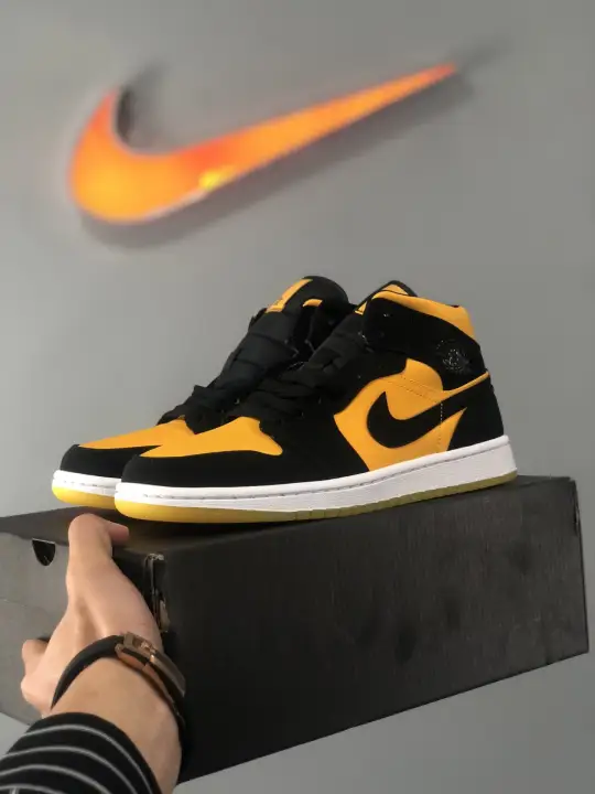 jor sports shoes price