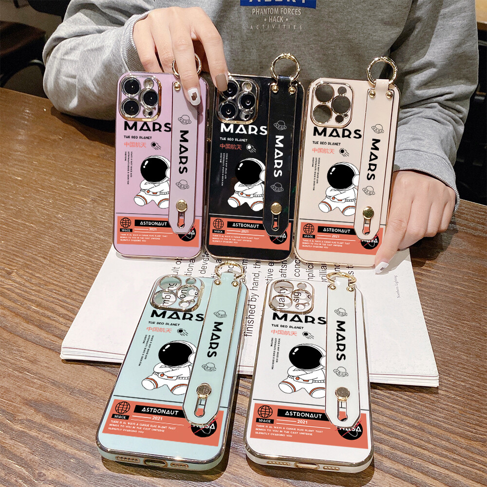 (With Wristband) Hontinga Casing Case For iphone 11 Pro Max 12 Mini 12 Pro Max 13 Mini 13 Pro Max Case Cute Space Astronaut Luxury Chrome Plated Soft TPU Square Phone Case Full Cover Camera Protection Anti Gores Rubber Cases For Girls