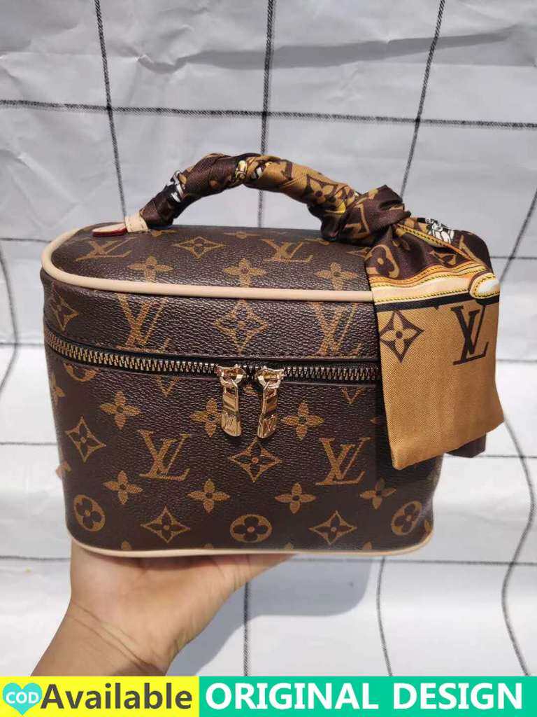 lv small sling