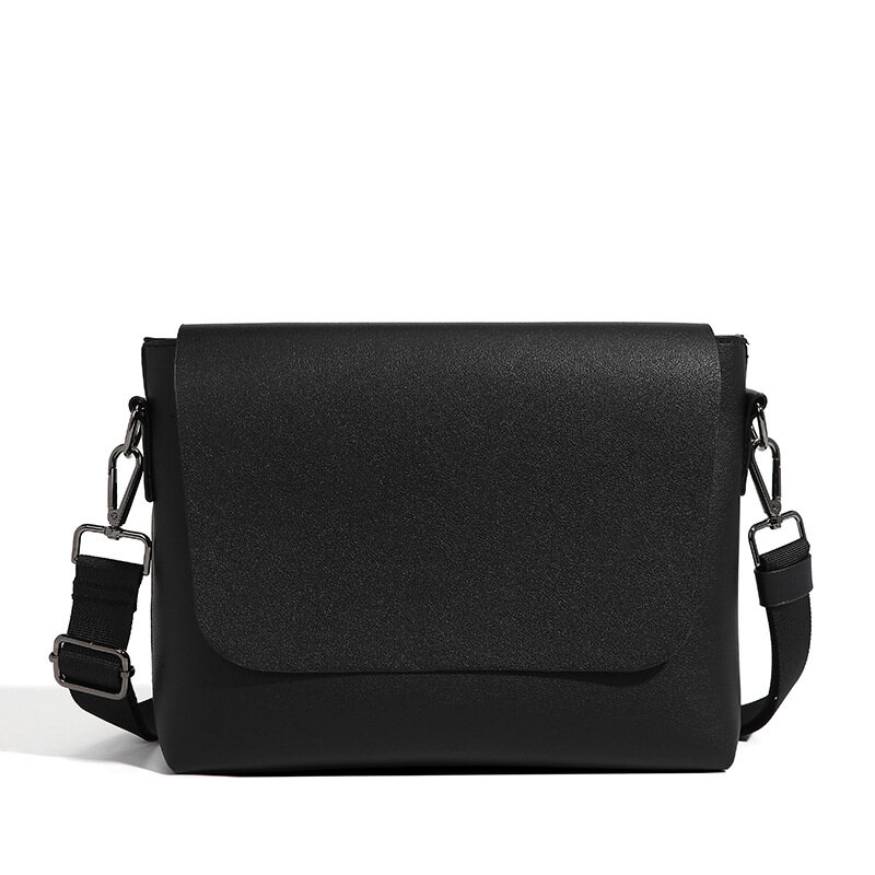 IELGY men's light and versatile simple and personalized messenger bag