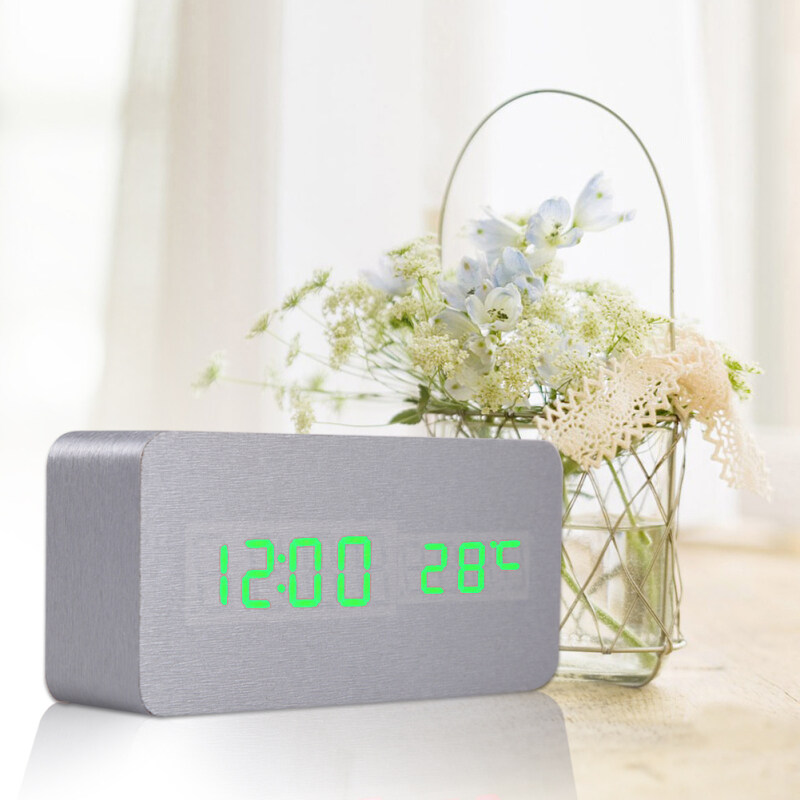 Thời Trang Điều Khiển Âm Thanh Bàn Cạnh Giường Đồng Hồ Báo Thức Kỹ Thuật Số Da Bạc bán chạy