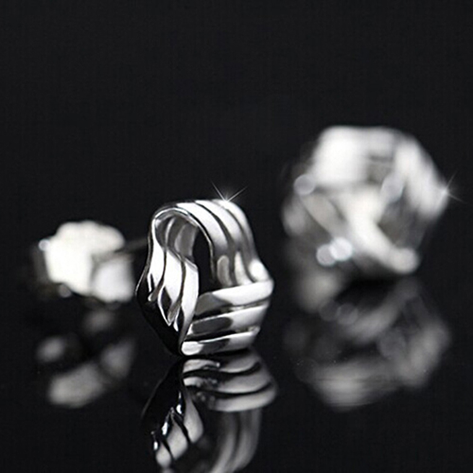 Gravitational wave Ear Studs Triangle Streamlined Graceful Silver Women Geometric Earrings for Banquet
