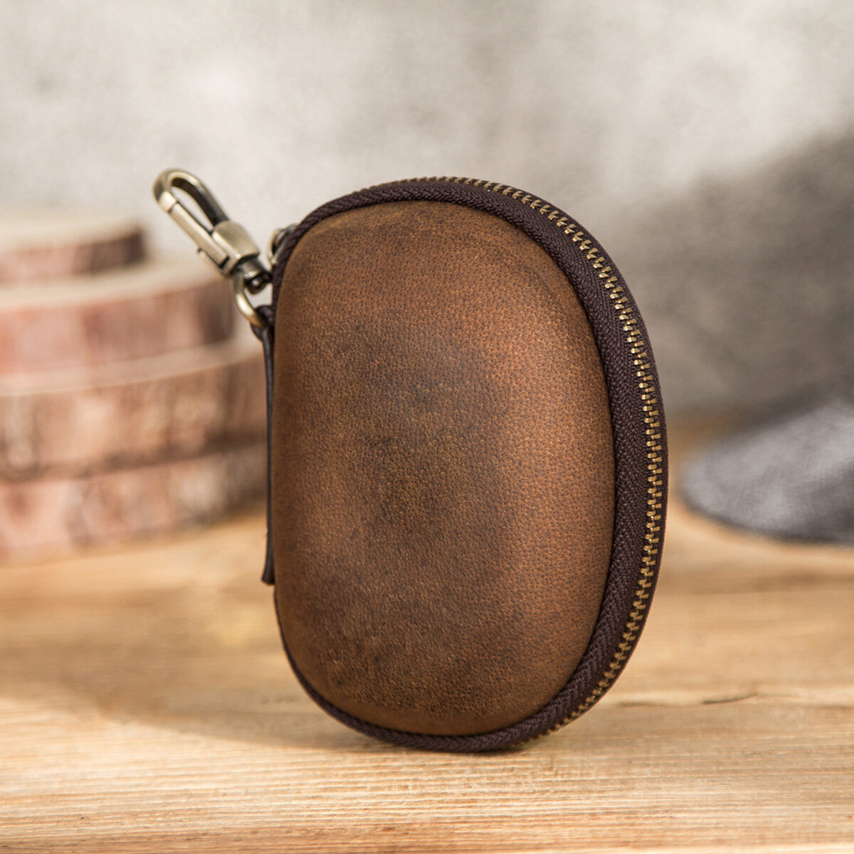 CONTACTS FAMILY Retro Cow Leather Protable Folding Sunglasses Protector Travel Pack Pouch Glasses Case Zipper Box Hard Eyewear