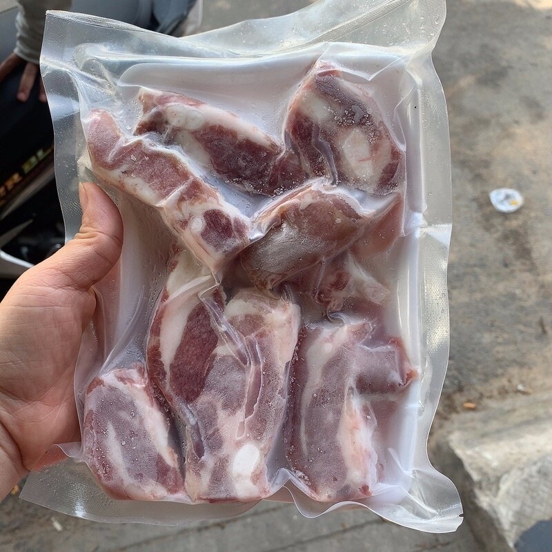 Sườn sụn heo non cắt khúc 900g