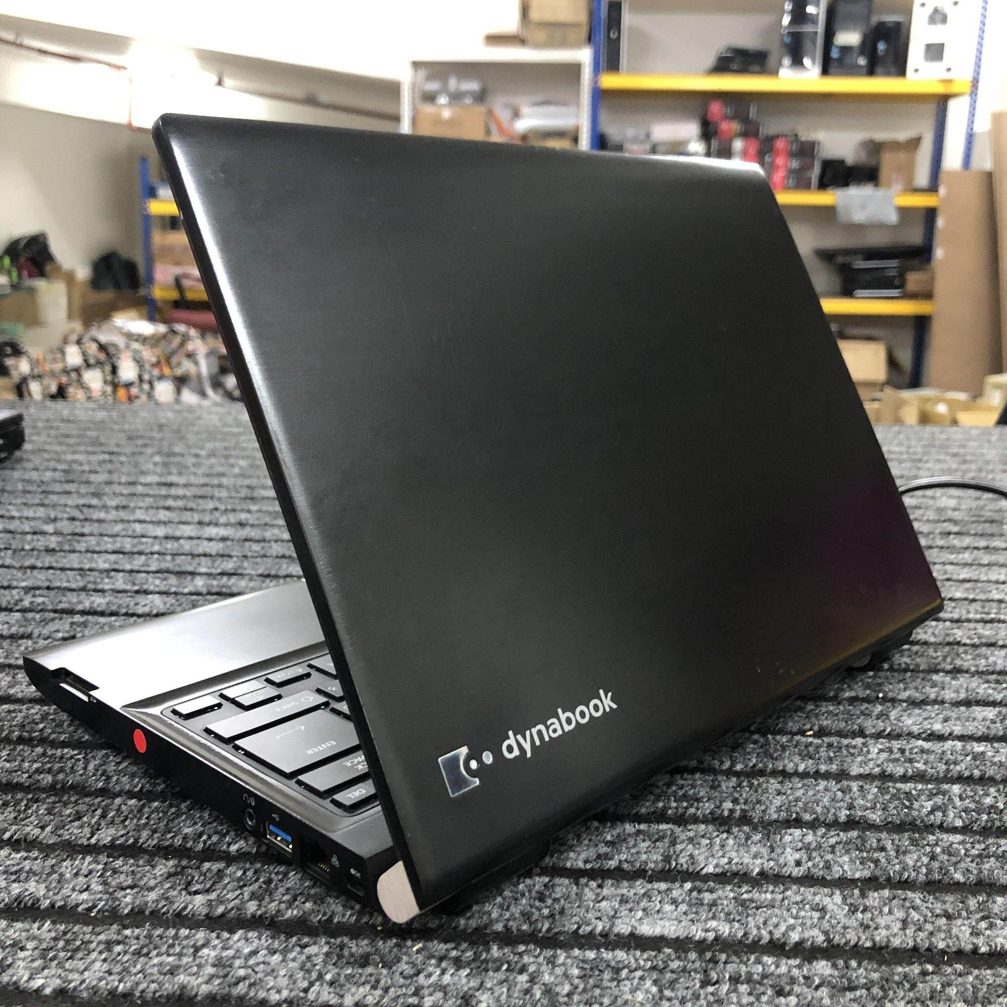Toshiba DynaBook R734/M - Intel I5-4130M / 4GB DDR3 Ram / 250GB 