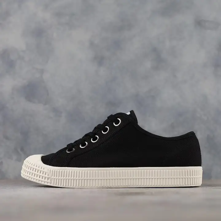 all star canvas shoes