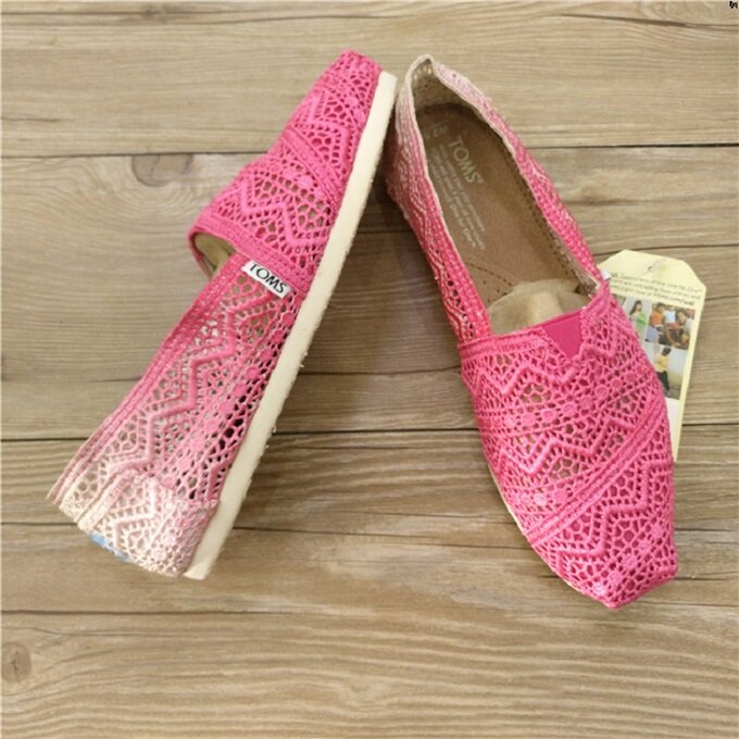 TOMS summer Moroccan style solid color hollow flat shoes shallow mouth breathable lightweight one-foot lazy casual women's shoes〃