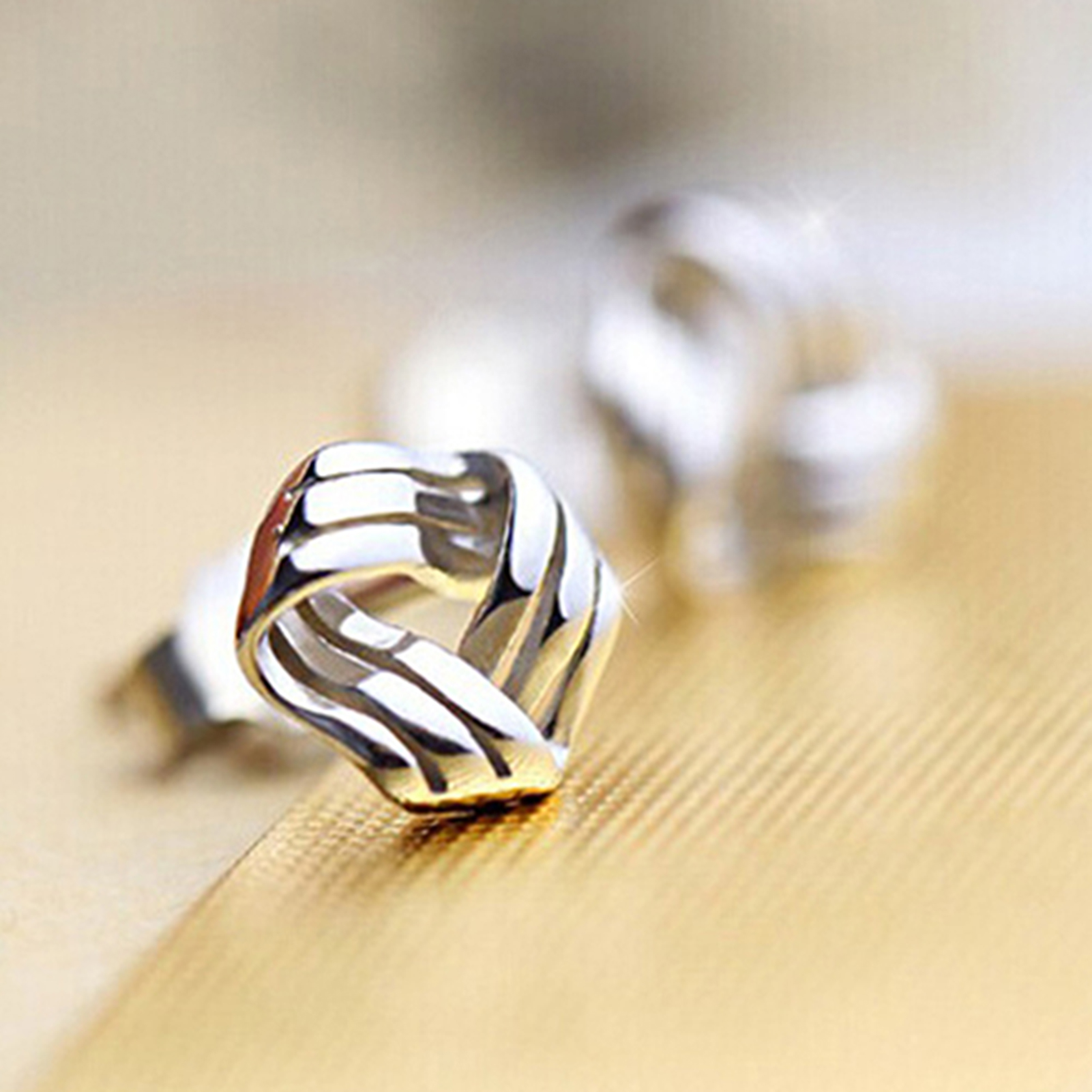 Gravitational wave Ear Studs Triangle Streamlined Graceful Silver Women Geometric Earrings for Banquet