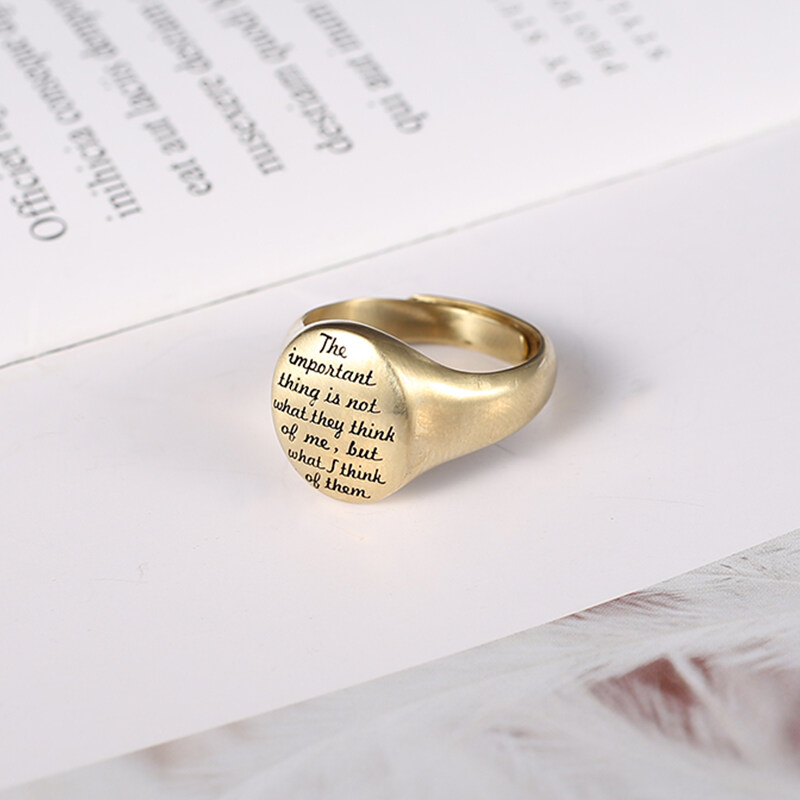 Villanelle hot sale signet ring