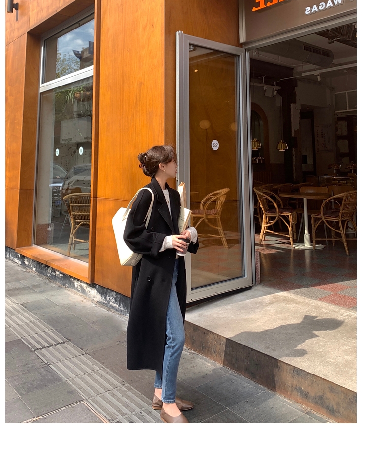 Du Yan The black Audrey Hepburn Style Overcoat 2022 is a hit