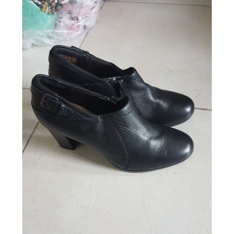 [HCM]Giày boot hiệu Clarks xuất khẩu size 37