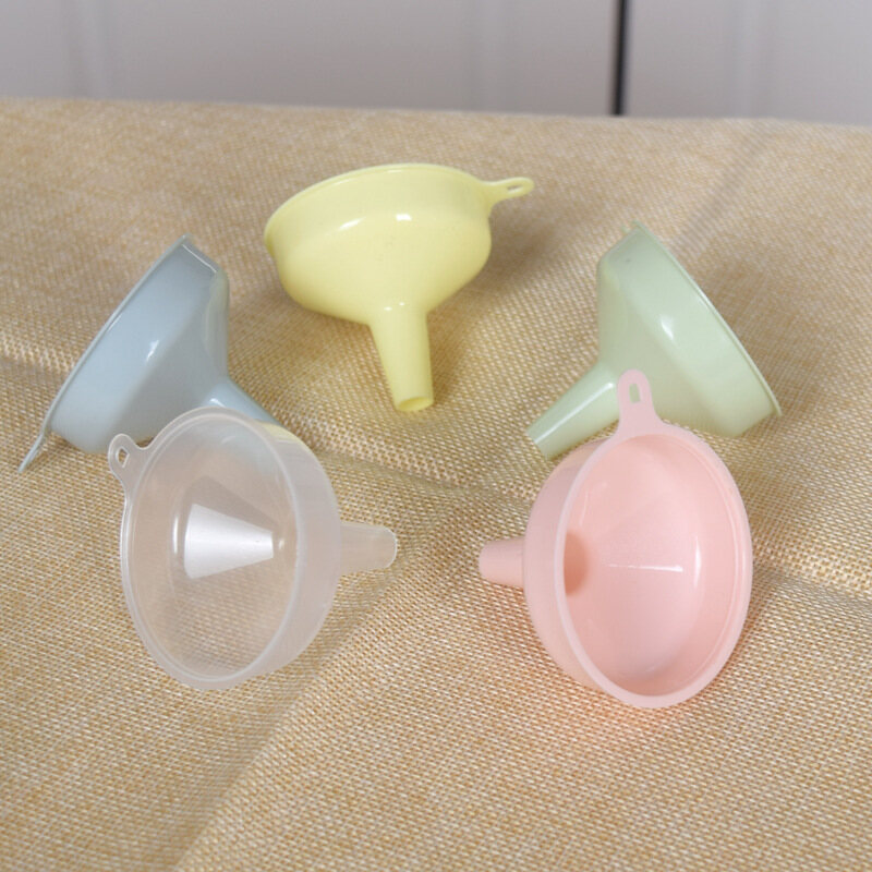 Transparent Plastic Small Funnel, Oil Pouring Funnel,, Mini Small Funnel, Kitchen Gadget, Seasoning Bottle Funnel Macaron Color