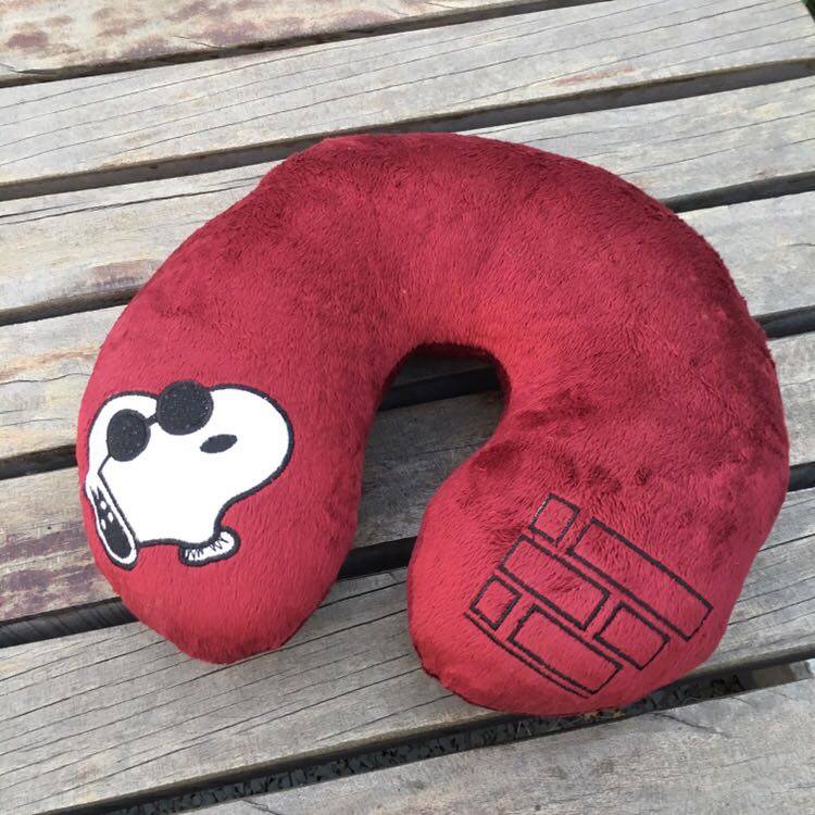 snoopy neck pillow