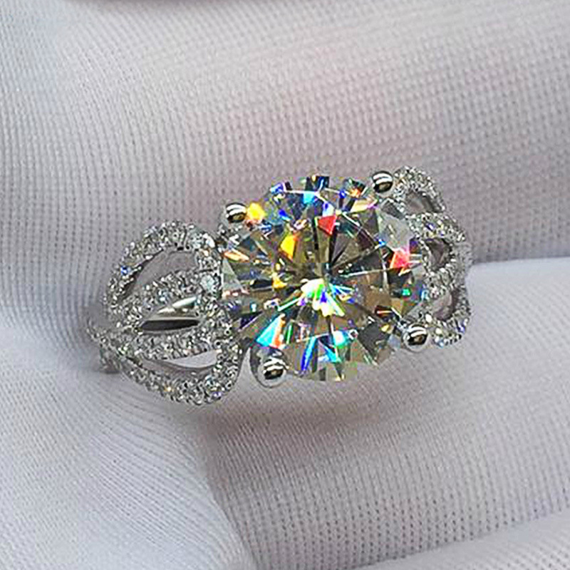 Classic Four Claw Luxury Group Diamond Ring Female Full Diamond Zircon Proposal Wedding Ring