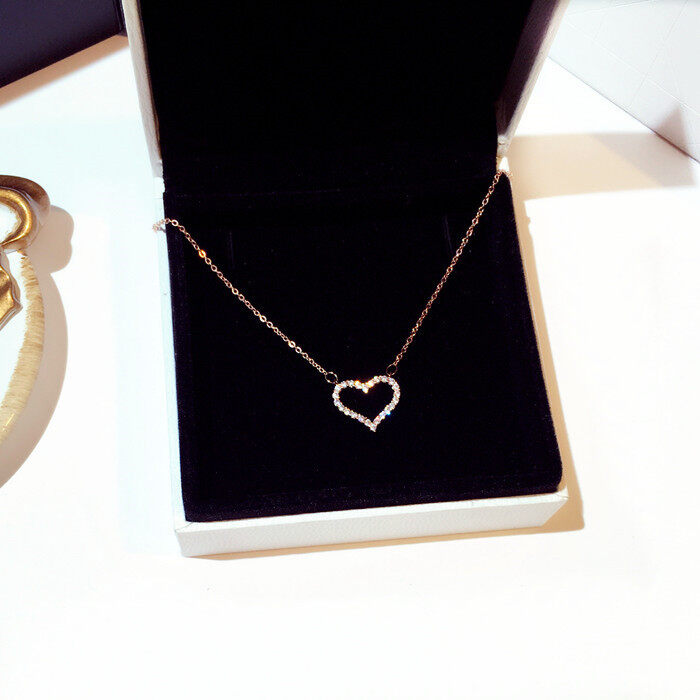 Yuki's Fashion Shiny Heart Pendant Necklaces Women Jewelry Exquisite Rose Gold White Gold Crystal Short Clavicle Necklace for women