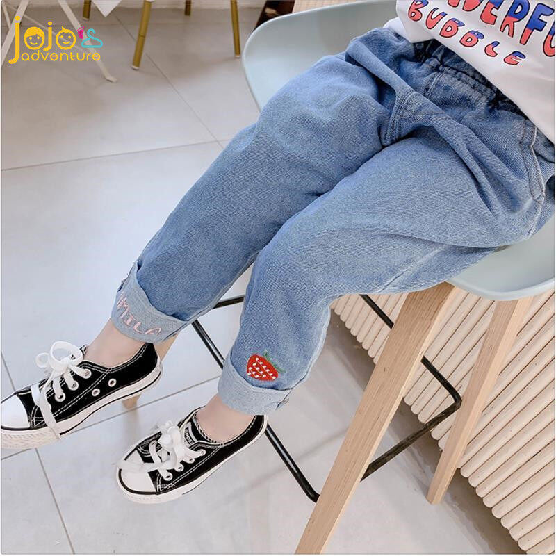 Quần Bò Thời Trang Cho Bé Gái JOJOS Adventure】 Quần Dài Xuân Thu 2020 Quần Dài Cho Bé Quần Rộng Hoạt Hình Thêu Vải Mềm 0-5 Tuổi
