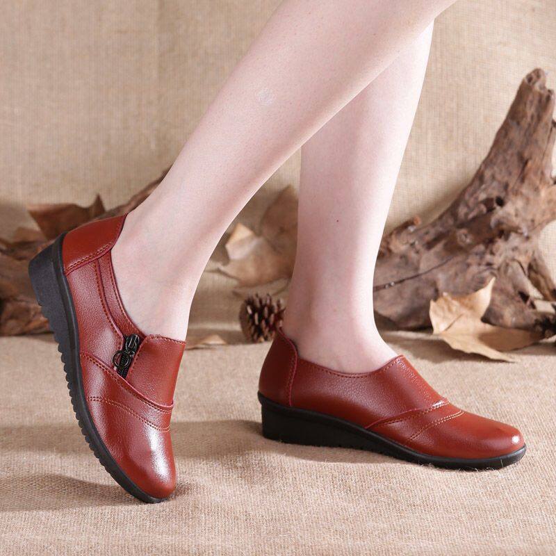 New Wedge Mother Shoes Women's Shoes Middle-aged and Elderly Waterproof Work Shoes Flat Casual Leather Shoes