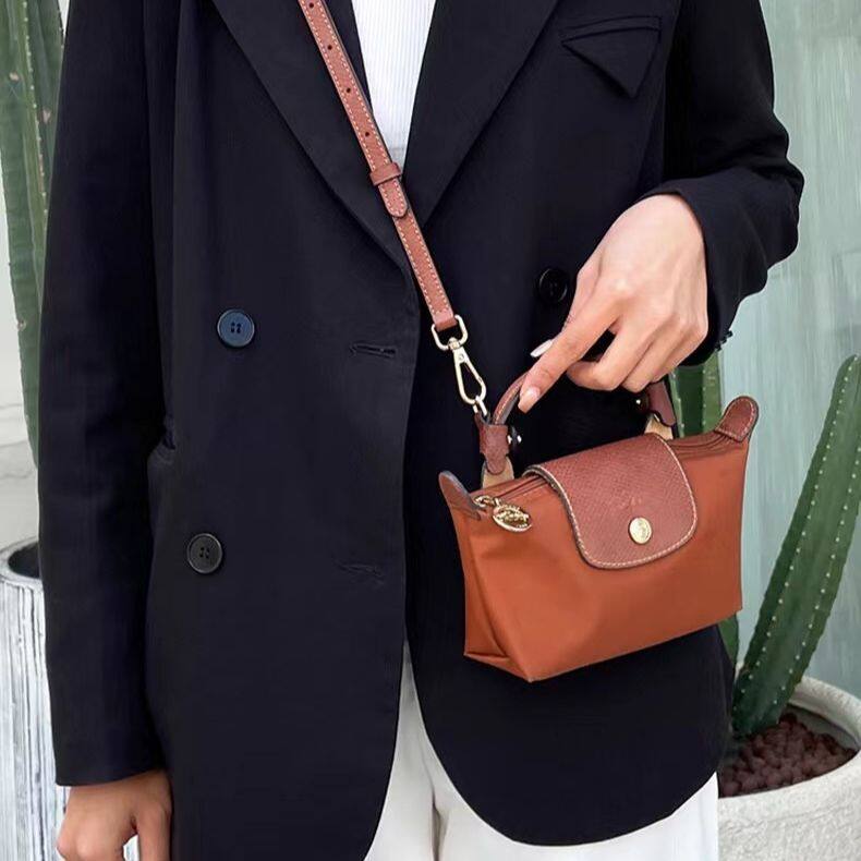LongChamp 34175 089 919 No punching mini dumpling bag shoulder strap does not include bag