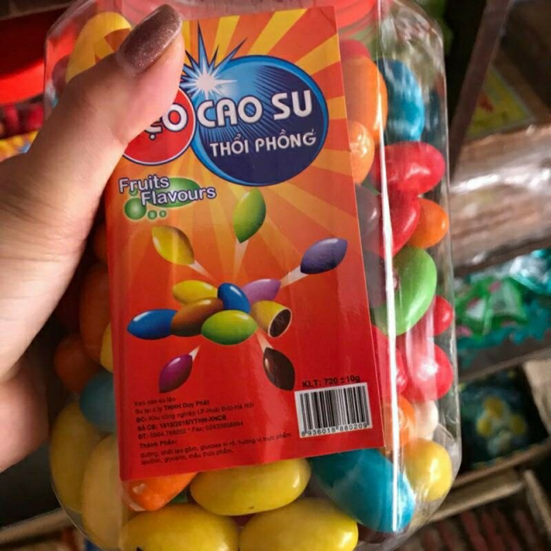 Lọ kẹo cao su hình quả nhót có nhân sắc mầu