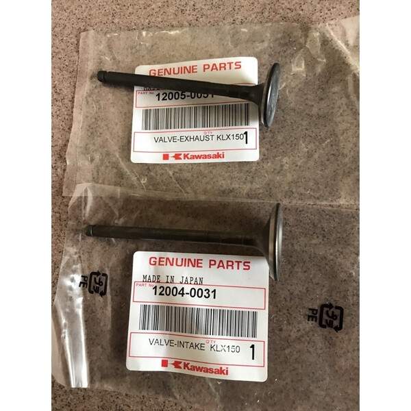 KAWASAKI KLX150 INTAKE & EXHAUST VALVE // 1220040031 120050051 IN EX