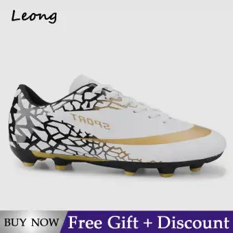 low top soccer cleats