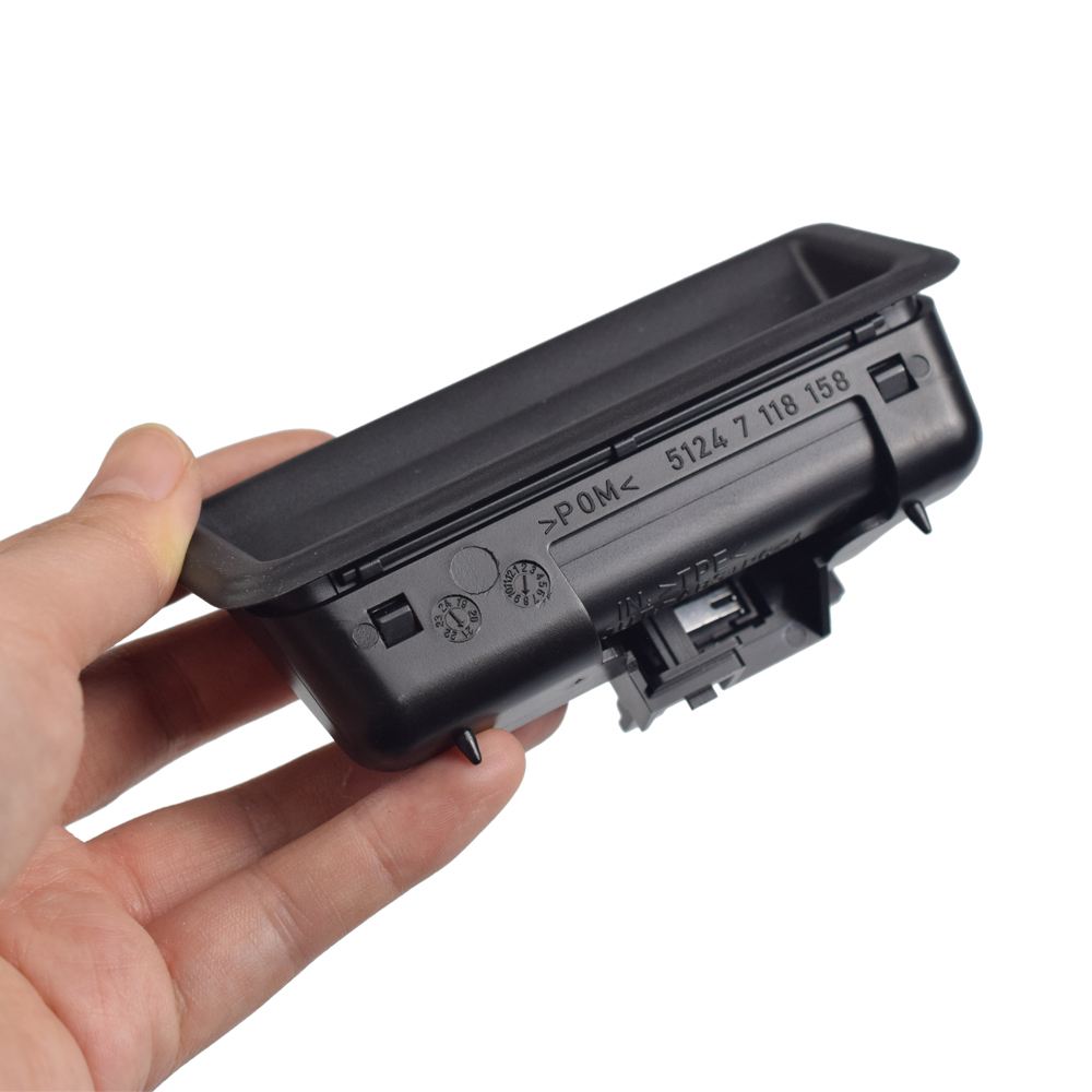 Pintu belakang Switch Trunk Handle untuk BMW E60 E61 E90 E91 E92 E93 E70 E88 E71 E72 E84 1 3 5 siri X1 X3 X5 X6 7118158 51247118158
