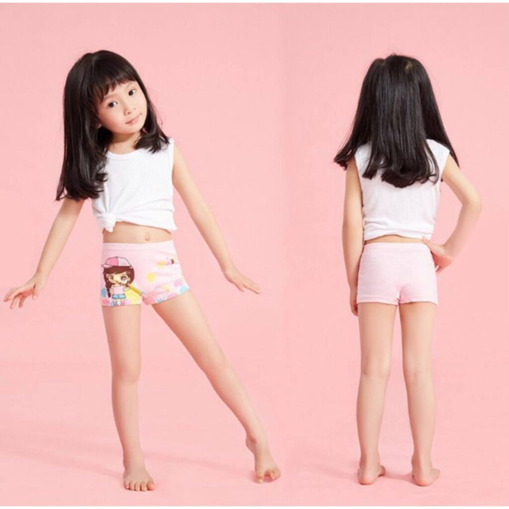 Uxlayotgan ayolni erkaladi