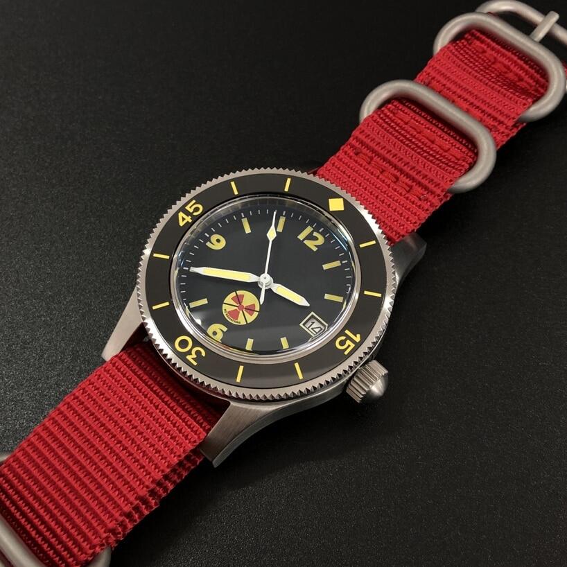 red dive watch