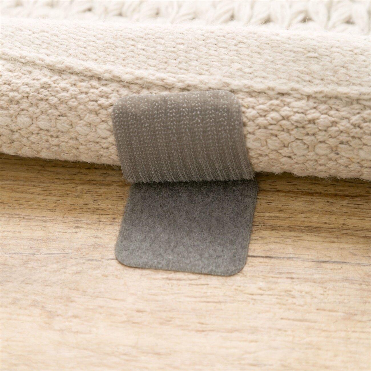 Homenhome Bed Sheet Sofa Pads Sticker No-pins Antiskid Tools Trackless Stickers