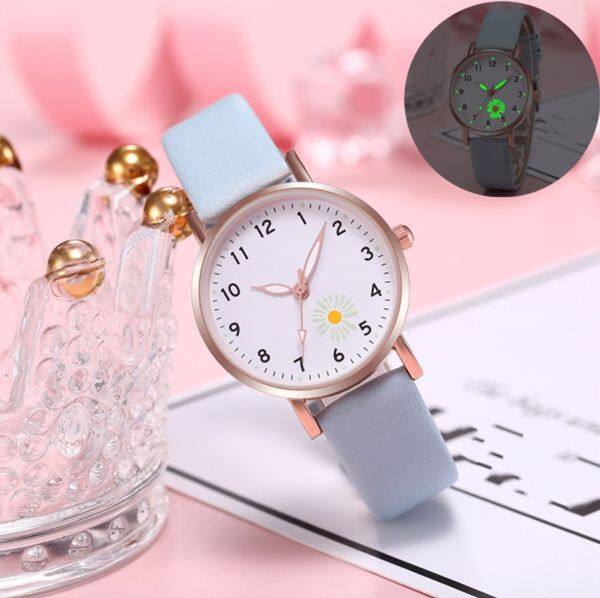 【สินค้าดีที่สุด♡บ้านสาวน่ารัก♡นาฬิกาสไตล์เกาหลีของผู้หญิง,นาฬิกาควอตซ์ทรงกลมหนังพียูเรืองแสงสายข้อมือดอกเดซีเล็กๆน่ารักลำลอง
