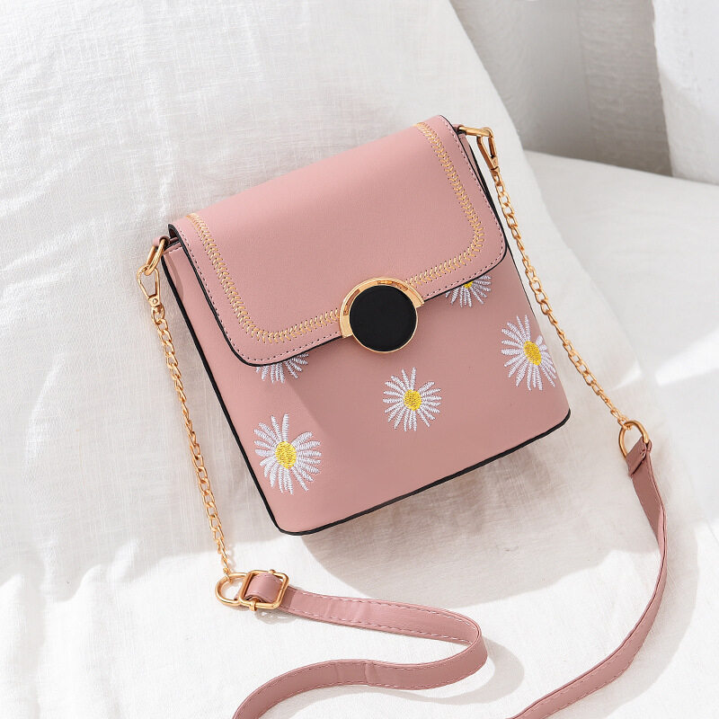 hand and shoulder bag