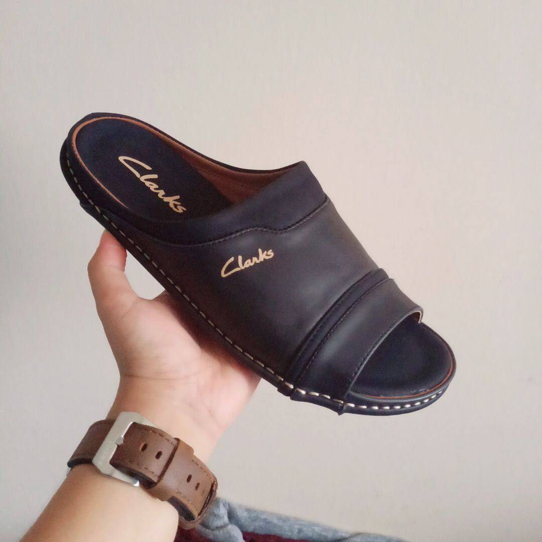 are clarks non slip