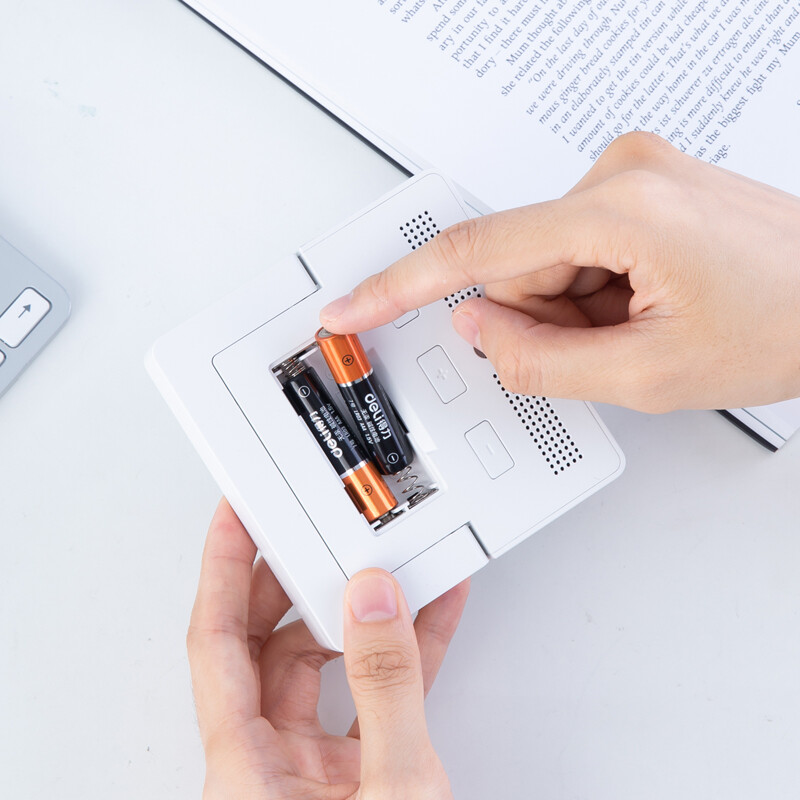 Máy Đo Độ Ẩm Nhiệt Độ Điện Tử Đèn Nền Deli Với Màn Hình LCD Kỹ Thuật Số Lớn Nhiệt Kế Đo Độ Ẩm Đồng Hồ Báo Thức Ngày Nhiệt Độ Trong Nhà Sử Dụng Kép Nhiệt Kế An Toàn Gia Dụng, Cảm Biến Độ Ẩm Dành Cho Khách Sạn Phòng Khách