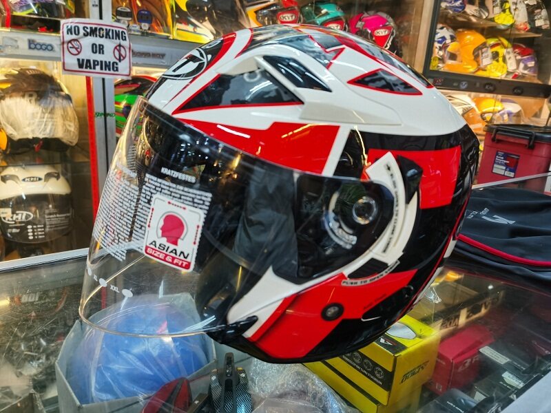 Fabio quartararo hot sale helmet kyt