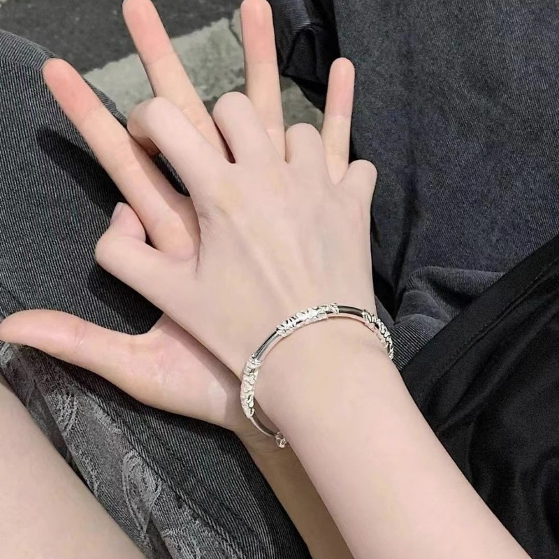 Thời trang tinh tế họa tiết hoa bạc Vòng tay hở cho phụ nữ