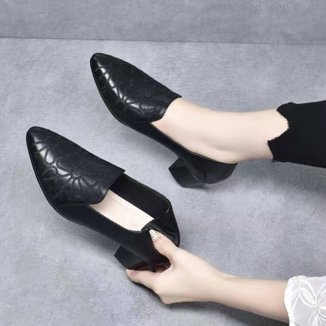 Giày Cao Gót Da Bắt Mắt Màu Đỏ VPU732, Giày Da Nữ Thêu Mới Mùa Hè Giày Cao Gót Mũi Nhọn Giày Cho Mẹ Mùa Xuân Và Mùa Thu Chống Trượt