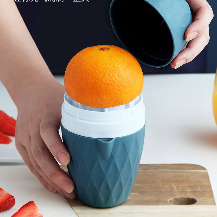 Multifunctional Manual Juicer Portable Mini Juicer Cup Manual Lemon Juicer
