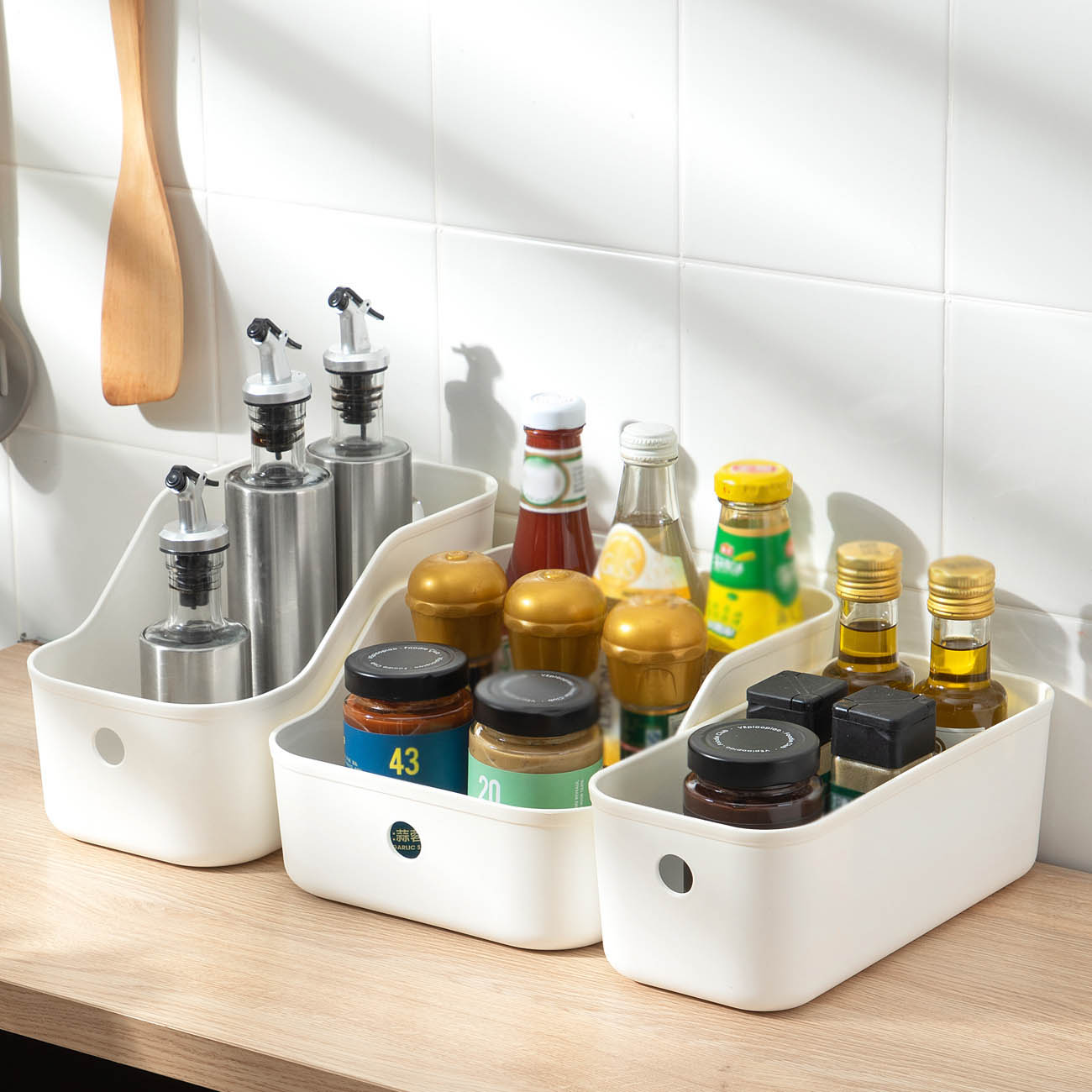 CNMF Organize the seasoning storage box under the kitchen sink